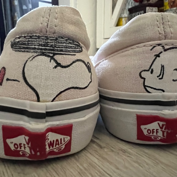 Vans Snoopy Peanuts Pearl Smack Pink Girls Kids 3 Classic Slip On Sneakers - Picture 2 of 3